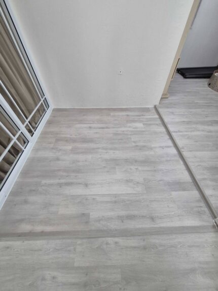 พื้นกระเบื่องยาง spc